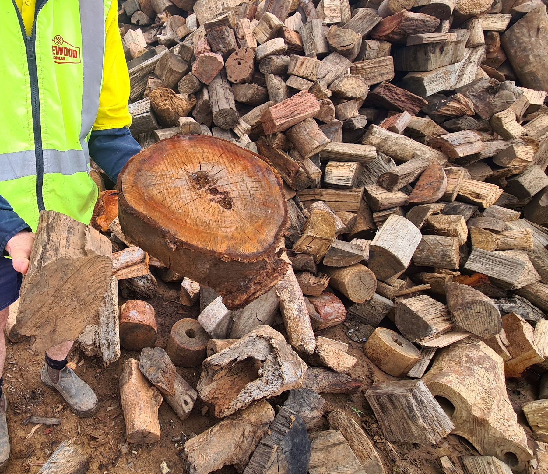 Firewood Next day delivery Melbourne Areas